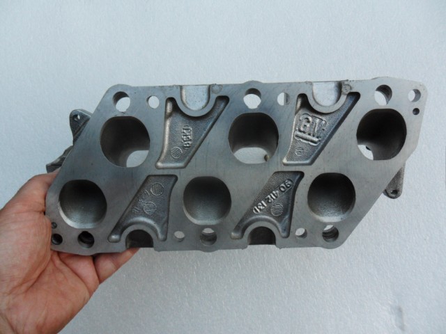 Centre Inlet Manifold Base Cleaned.JPG