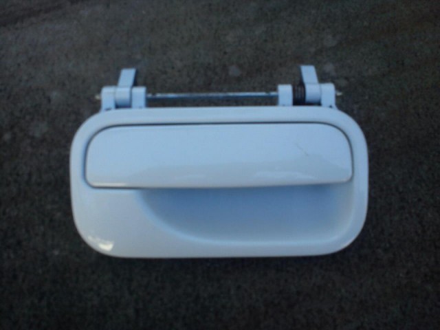 Delocked Door Handle Vectra White.jpg