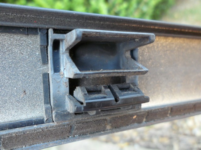 Drip Rail Mould Clip.JPG