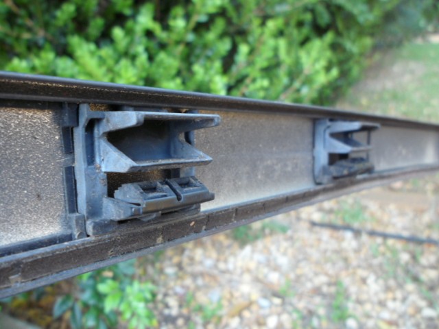 Drip Rail Mould Clips.JPG
